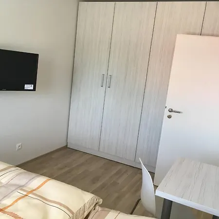Apartment Za Zameckym Parkem Mnichovo Hradiste