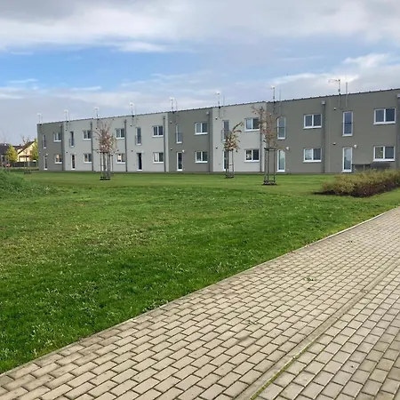 Apartment Za Zameckym Parkem Mnichovo Hradiste